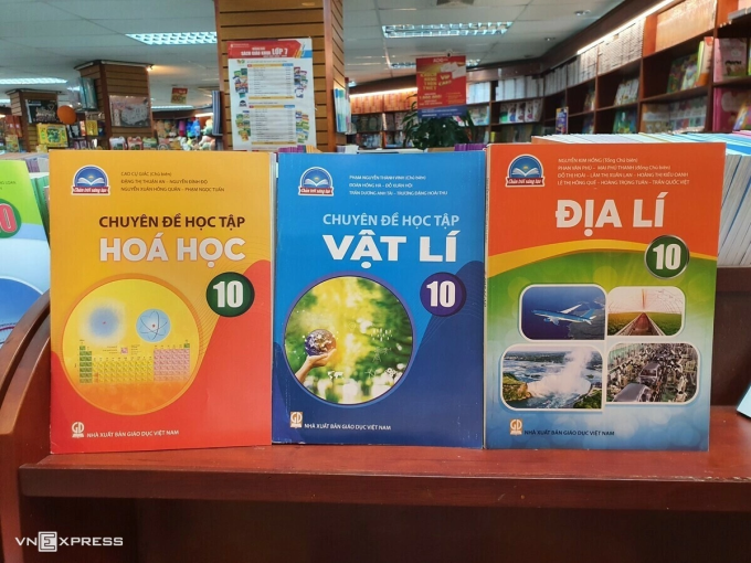 Sách giáo khoa bộ Chân trời sáng tạo. Ảnh: Thanh Hằng