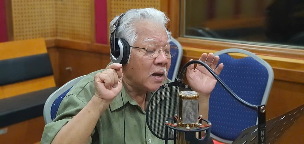 NSND Lê Chức gây sốt với giọng đọc vàng trong concert có 50.000 khán giả - 1