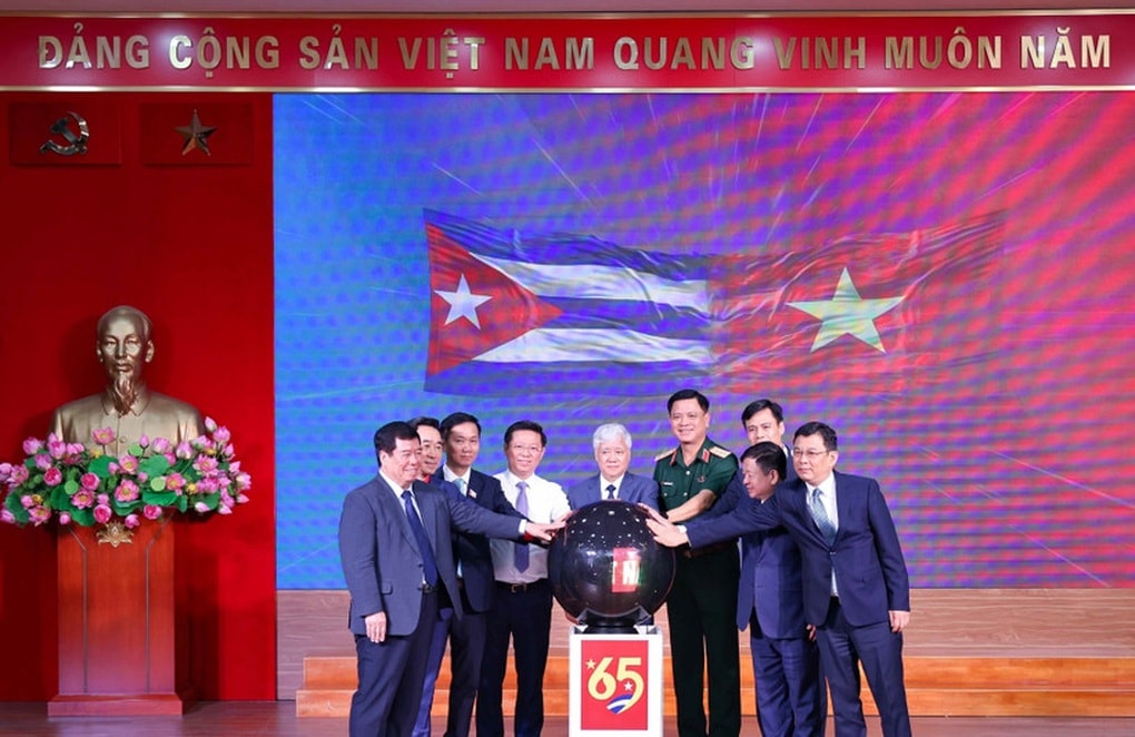 Lời kêu gọi ủng hộ Cuba lay động triệu người Việt, ủng hộ hơn 121 tỷ đồng - 2