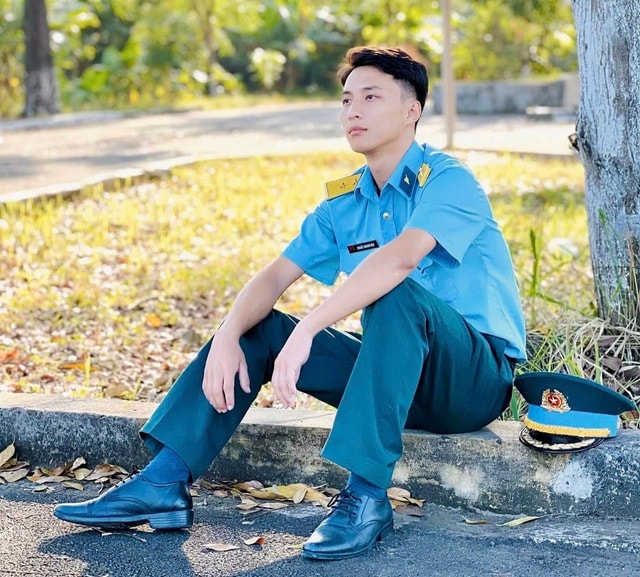 Chàng trai 3 lần góp mặt trong đội hình diễu binh ‘gây sốt’ bởi vẻ đẹp trai- Ảnh 4.