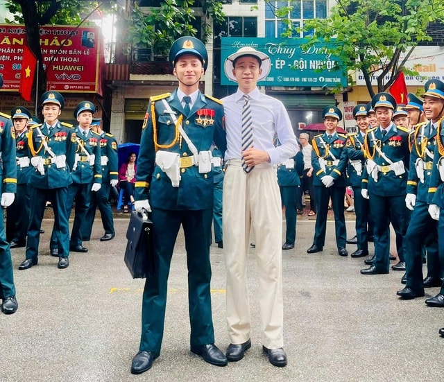 Chàng trai 3 lần góp mặt trong đội hình diễu binh ‘gây sốt’ bởi vẻ đẹp trai- Ảnh 5.