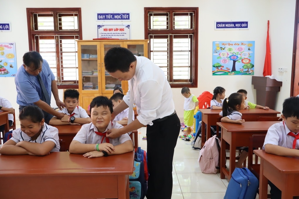 Tiếng trống năm học mới rộn ràng trên quần đảo Trường Sa - 5