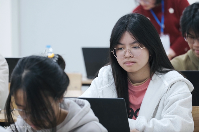 Thí sinh thi đánh giá tư duy của Đại học Bách khoa Hà Nội, hôm 18/1. Ảnh: Dương Tâm