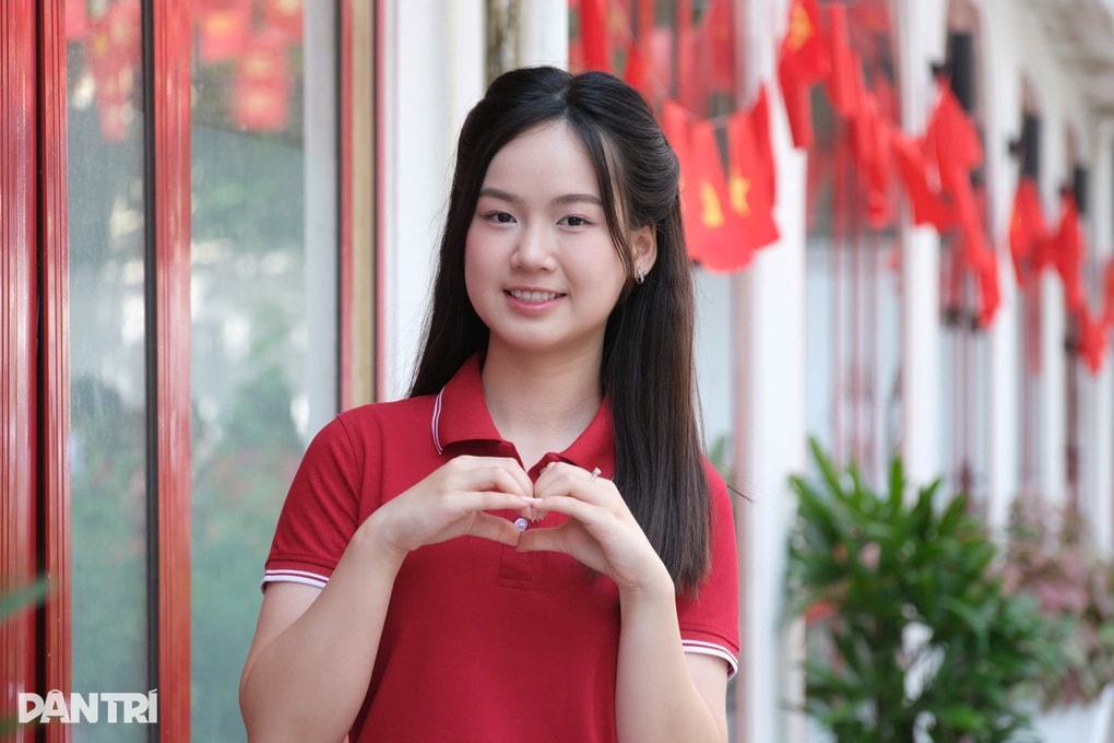 Thủ khoa tốt nghiệp gây sốt vì xinh đẹp tiếp tục là thủ khoa Ngoại thương - 1