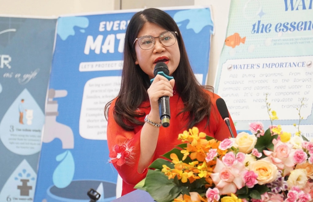 Dạy môn thể dục, văn, sử, địa bằng tiếng Anh - 1