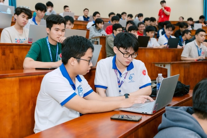 Sinh viên trường Đại học Công nghệ Thông tin tại buổi workshop về AI, ngày 15/9. Ảnh: UIT