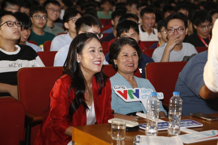 anh-3-ba-thai-minh-diem-tu-an-tuong-truoc-tai-nang-cua-sinh-vien-dai-hoc-bach-khoa.jpg