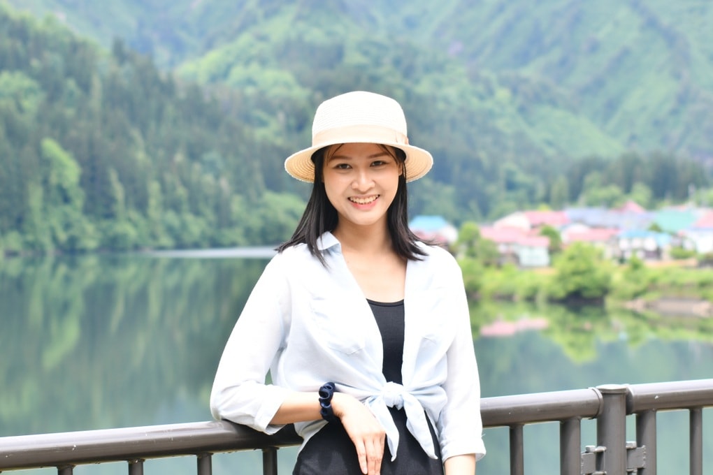 Tiến sĩ tâm lý nói về động tác “kéo rèm” trong vụ cô giáo bị quật ngã - 1