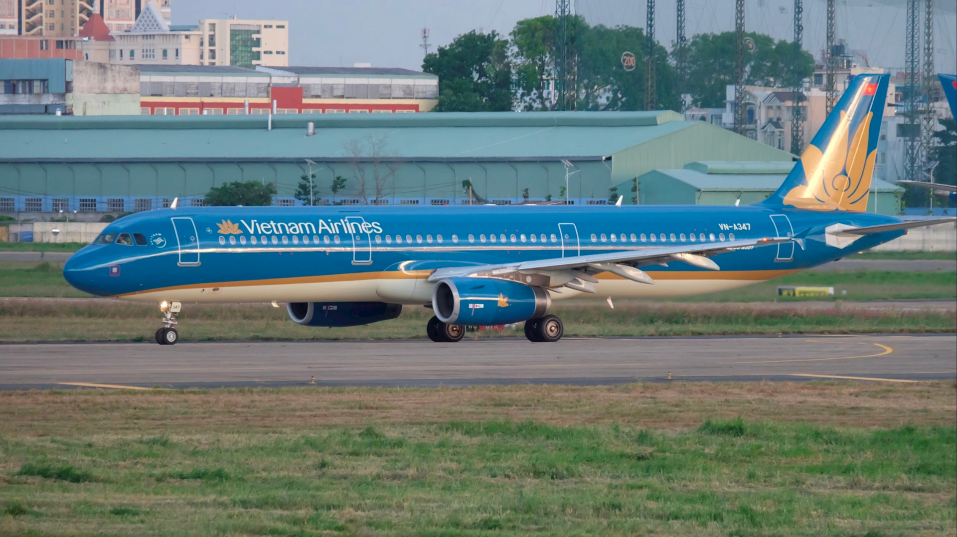 may-bay-a321-.png