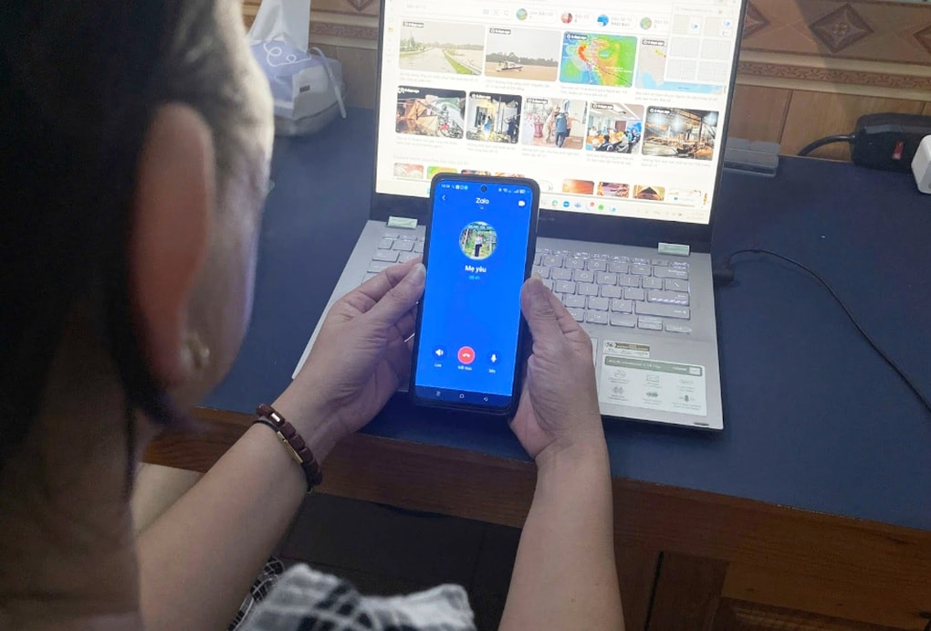 Lo bão lũ, sinh viên khắc khoải cuộc gọi: Nhà mình ổn không? - 1