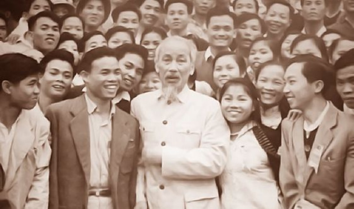 vov2.vov.vn-sites-default-files-styles-large-public-2022-05-_bs_hieu_va_bac_ho.jpg