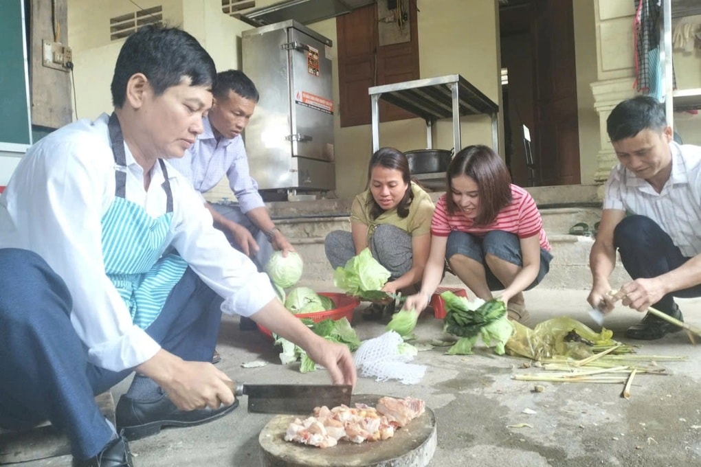 Những bữa cơm bán trú 17.000 đồng của học sinh vùng cao - 2
