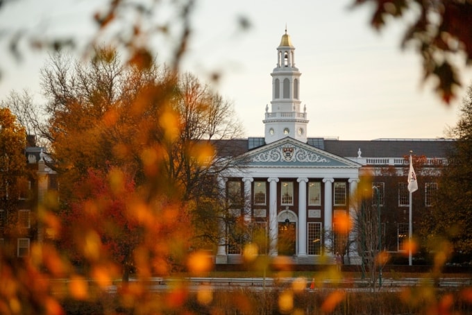 Khuôn viên trường Kinh doanh Harvard, tháng 10/2025. Ảnh: Grace DuVal/ Harvard University Fanpage
