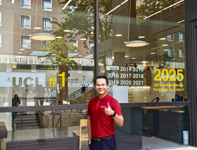 Hoàng Phong trong khuôn viên UCL. Ảnh: Nhân vật cung cấp