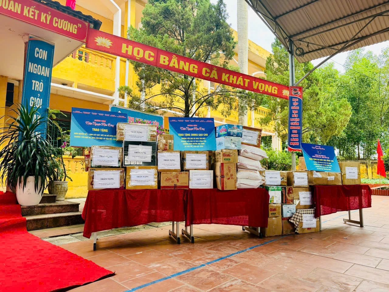 Nhấn vào ảnh để phóng to z7165322782188_1d32b677b0b72e9b7627f5abbf38fe0a.jpg?w=900