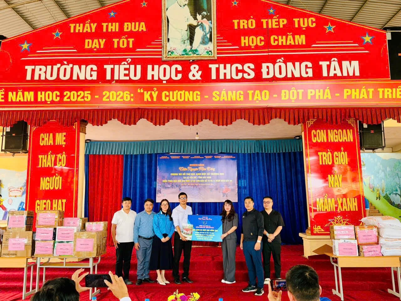 Nhấn vào ảnh để phóng to z7165327680641_533af0777a3929aaa29eaaaec6403e1c.jpg?w=900