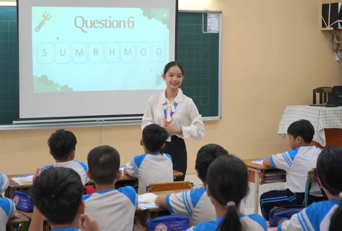 Học sinh trường Tiểu học Phan Văn Trị, TP HCM, trong giờ học Tiếng Anh tự chọn, ngày 30/10. Ảnh: Lệ Nguyễn