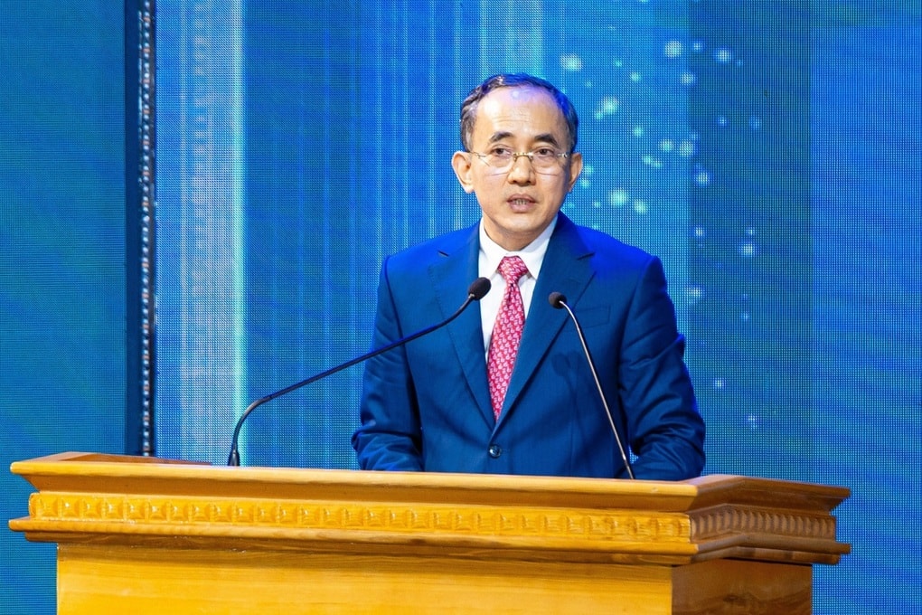 Tỷ phú sở hữu khối tài sản 9.000 tỷ đồng đạt chuẩn giáo sư 2025 - 1