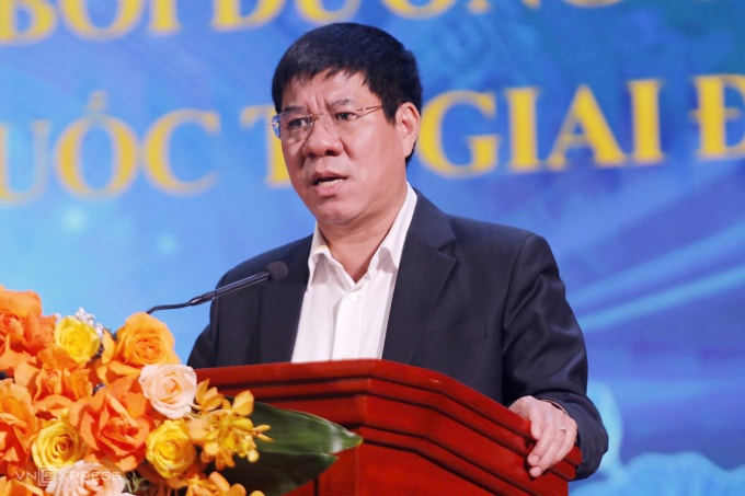 Ông Huỳnh Văn Chương, Cục trưởng Quản lý chất lượng, Bộ Giáo dục và Đào tạo, tại hội nghị, sáng 7/11. Ảnh: Thanh Hằng