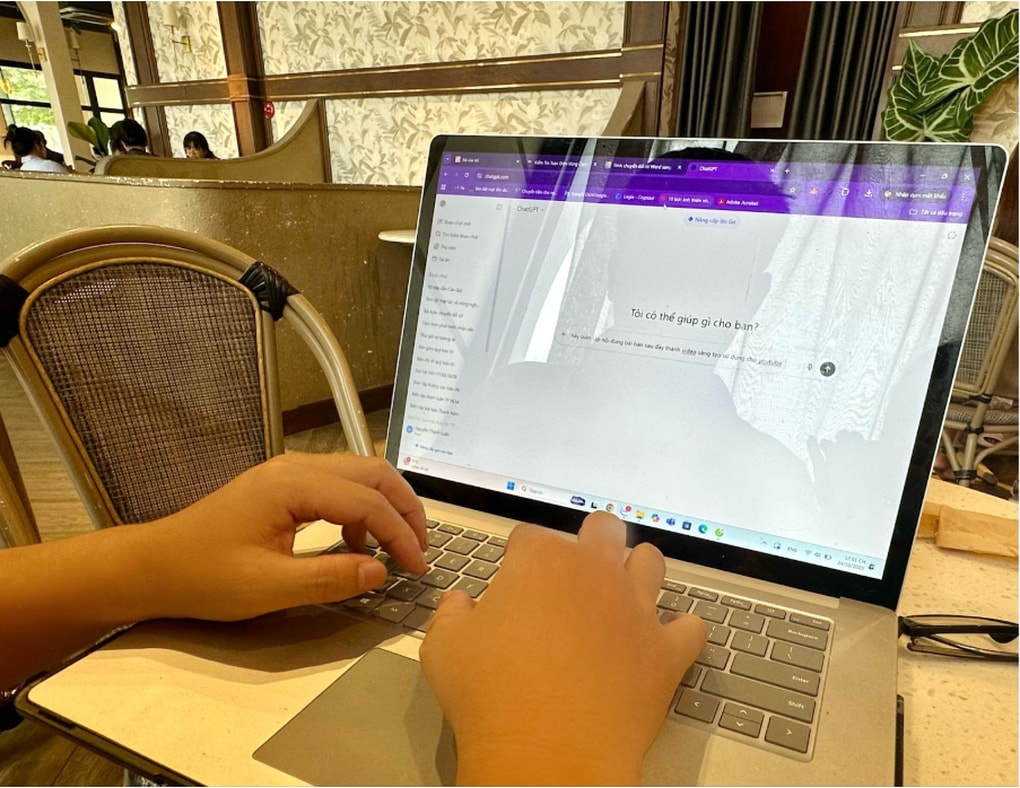 Để AI quyết định cả chuyện chia tay người yêu, sinh viên sống như cỗ máy - 1