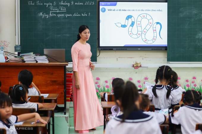 Học sinh trường tiểu học Bùi Văn Mới, phường Phước Long, TP HCM, trong buổi học tháng 9/2025. Ảnh: Quỳnh Trần