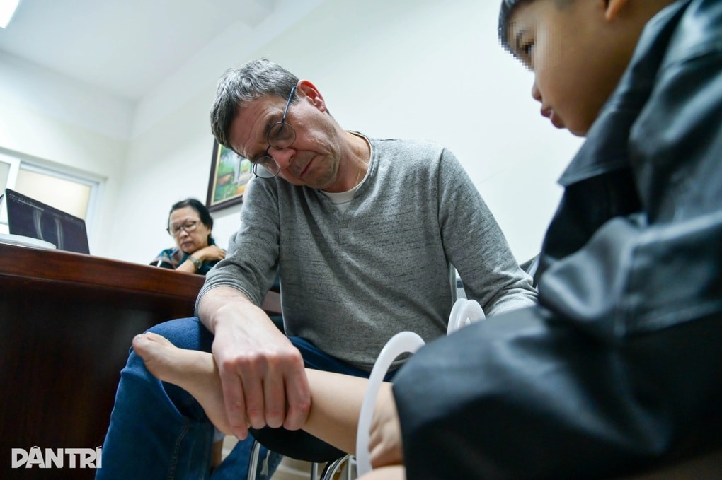 Căn bệnh hiếm ở trẻ gây khó vận động, mất nhiều năm điều trị - 2