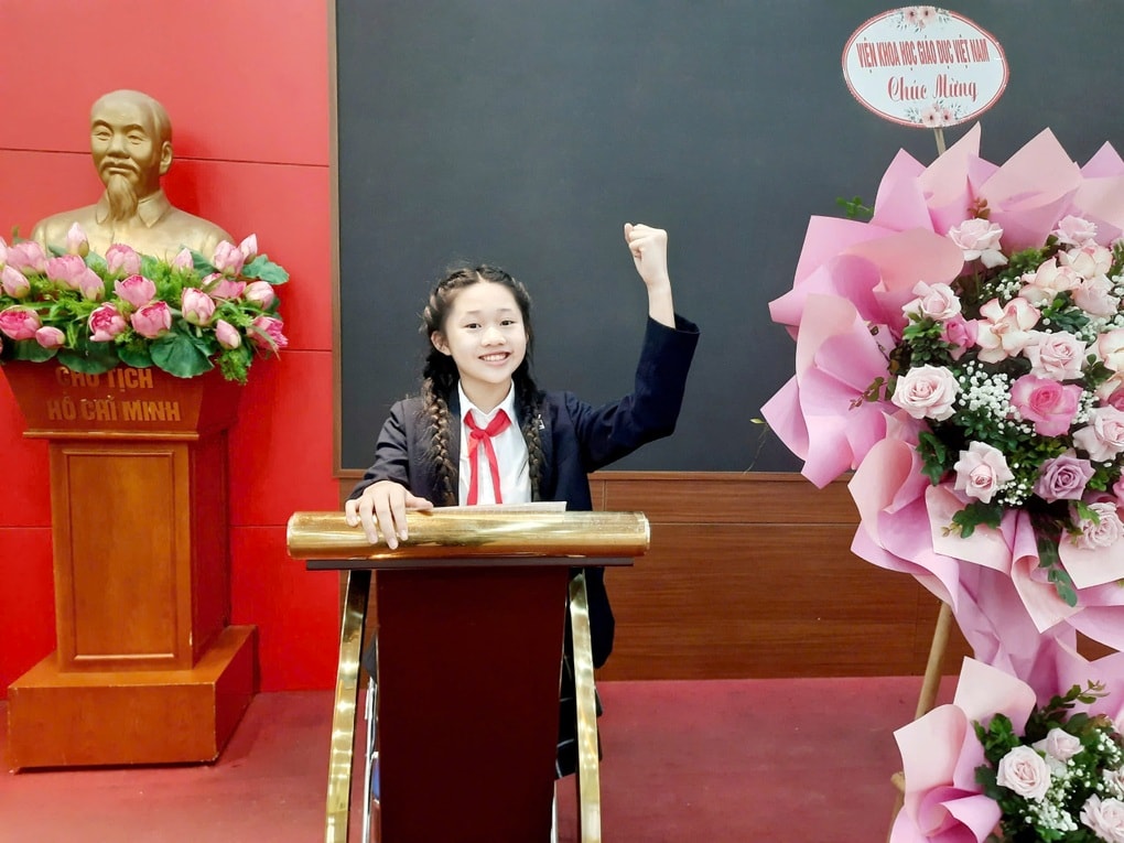 Nữ sinh lớp 5 phát biểu 10 phút không cần đọc giấy tại lễ 20/11 - 4