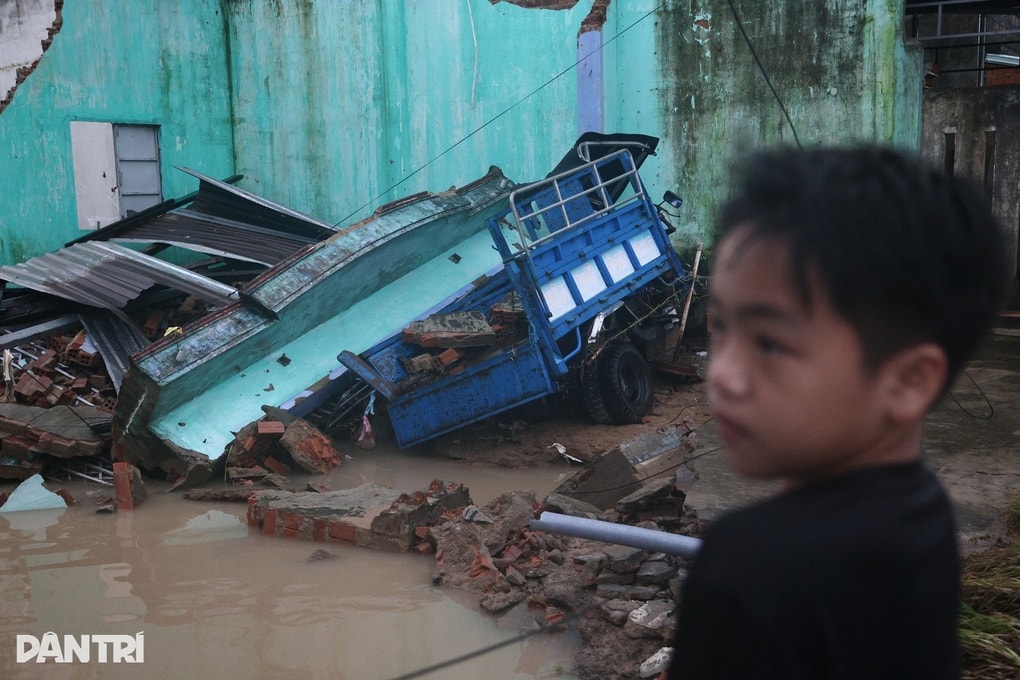 Trường đại học miễn học phí cho sinh viên mất cha mẹ trong lũ - 1