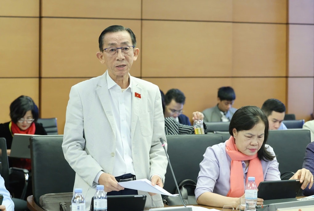 Chủ tịch Quốc hội: Phải đặt nặng giáo dục đạo đức cho cả thầy và trò - 3