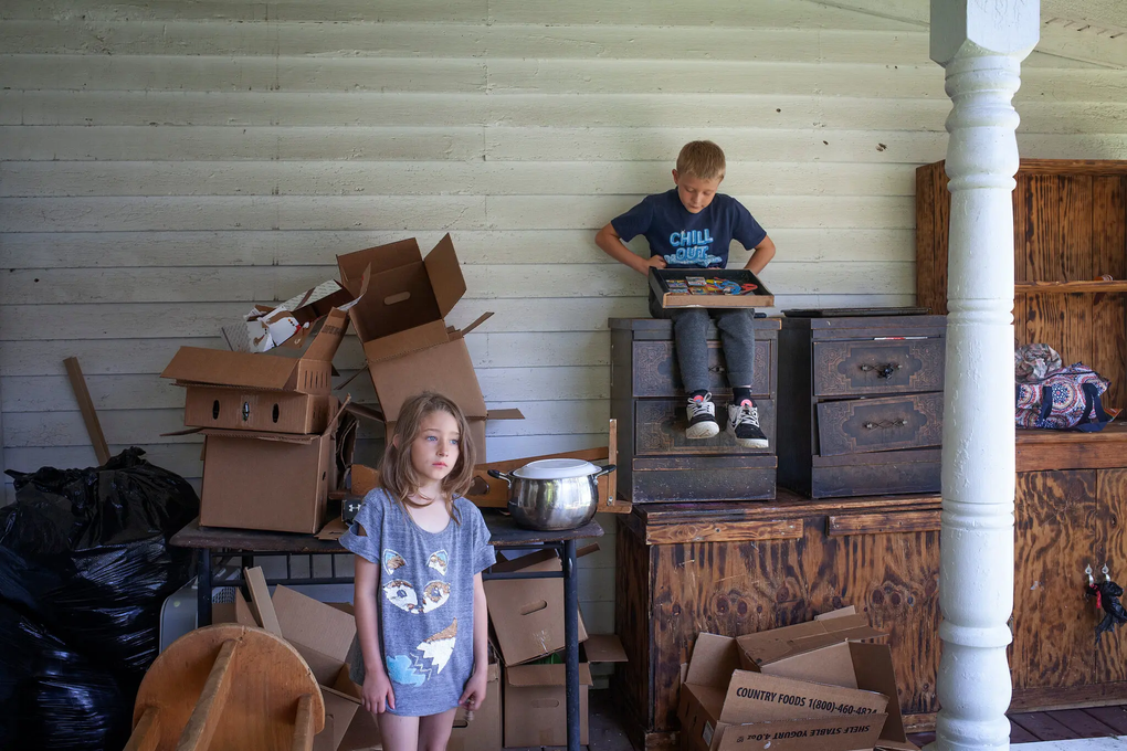 Những đứa trẻ trốn học do không còn lối thoát - 1