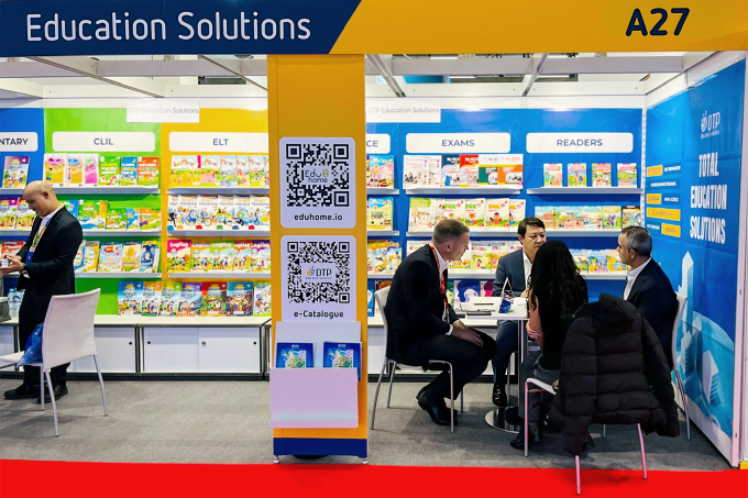Gian hàng DTP góp mặt tại Frankfurt Book Fair 2025, hội sách lớn, quy tụ hơn 7.000 nhà xuất bản, chuyên gia và đối tác đến từ hơn 100 quốc gia. Ảnh: DTP