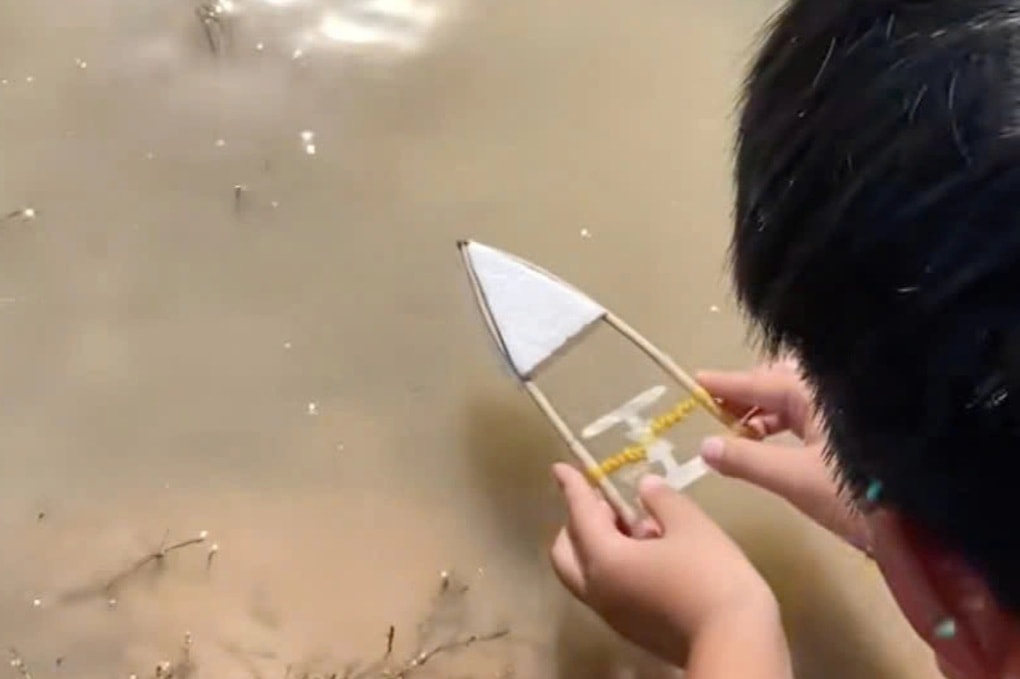 Nam sinh lớp 2 đuối nước nghi do bắt chước chơi trò ghe bobo trên TikTok - 1