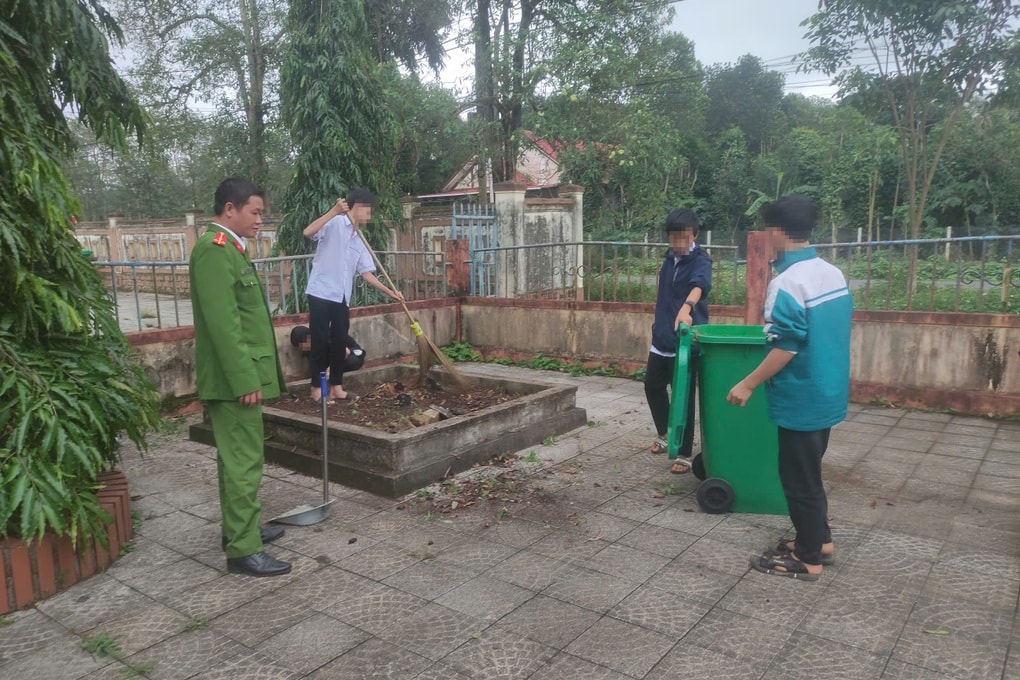 Buổi lao động đặc biệt của nhóm học sinh chưa ngoan - 2