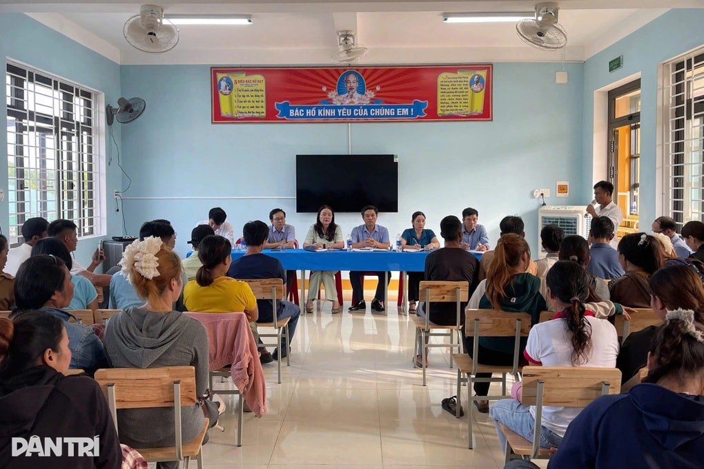 Phó hiệu trưởng đến, học sinh về: Càng kéo dài phụ huynh càng bức xúc - 3