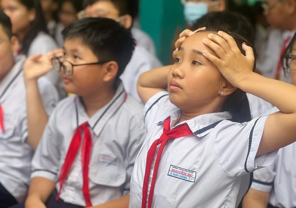 Nhiều tỉnh thành thông tin “nóng” về đề kiểm tra học kỳ 1 - 1