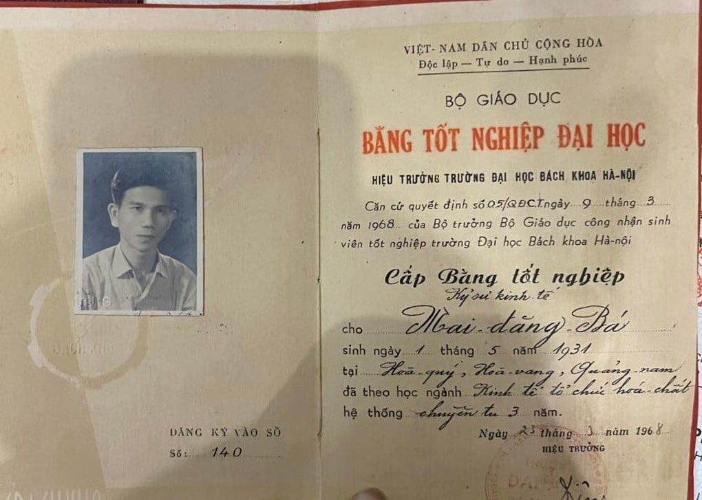 Con cháu khoe bằng đại học của cha ông, dân mạng muốn lao ngay đi học - 5