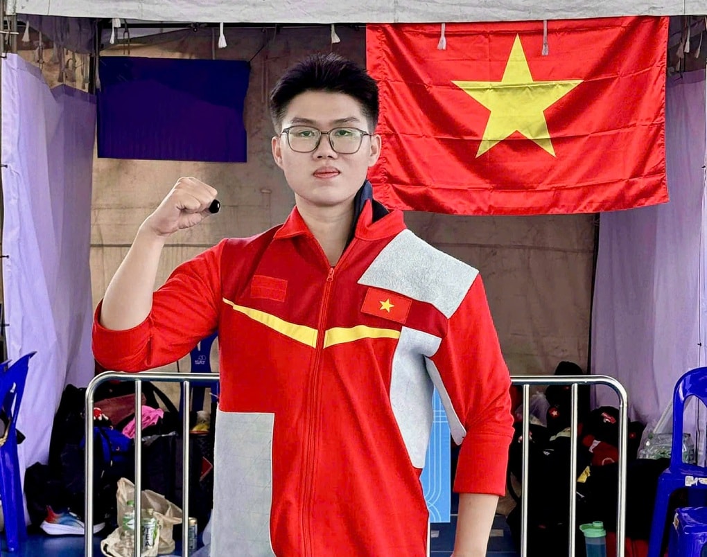 Vừa tốt nghiệp, nam sinh y khoa góp sức “rinh” huy chương vàng lịch sử - 2