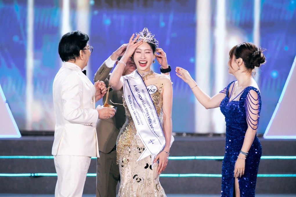 Loạt hoa hậu, người đẹp sở hữu trình độ tiếng Anh “đỉnh cao”, IELTS 8.0 - 8