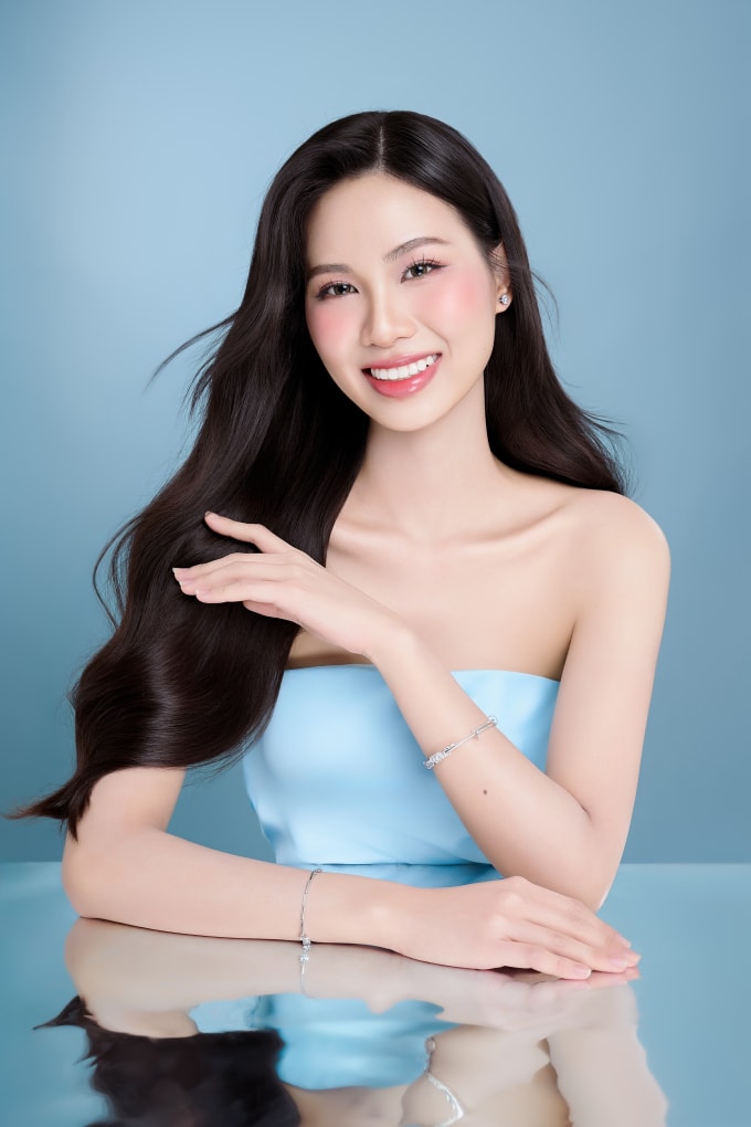 Thí sinh Trần Linh Mai, 21 tuổi, quê Hưng Yên, cao 1,75 m. Tham gia cuộc thi, cô muốn thể hiện hình ảnh người phụ nữ hiện đại, năng động, tự tin hội nhập nhưng vẫn luôn giữ giá trị truyền thống.