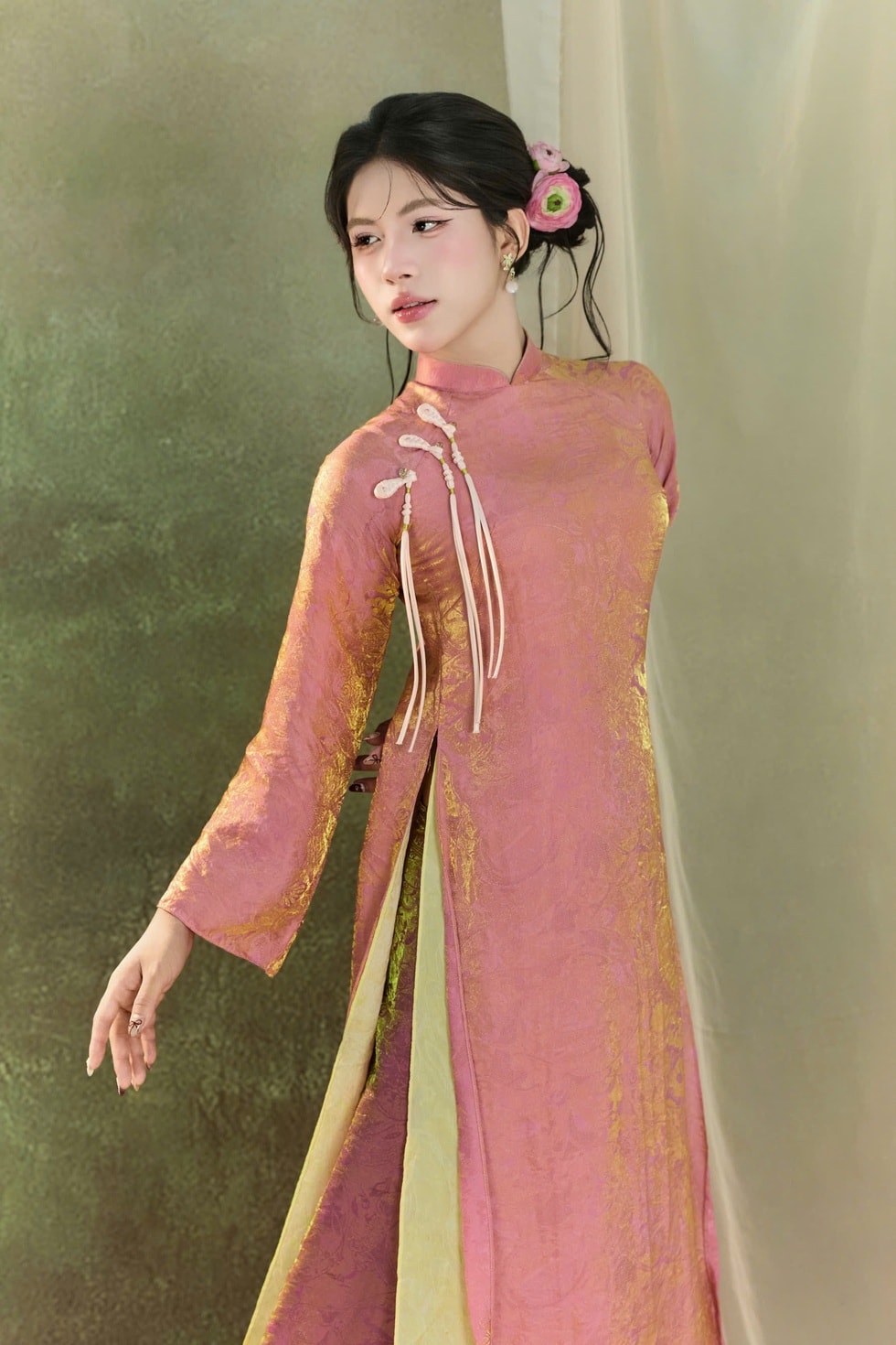 Nam sinh từng gây sốt mạng bất ngờ công khai phẫu thuật chuyển giới - 4