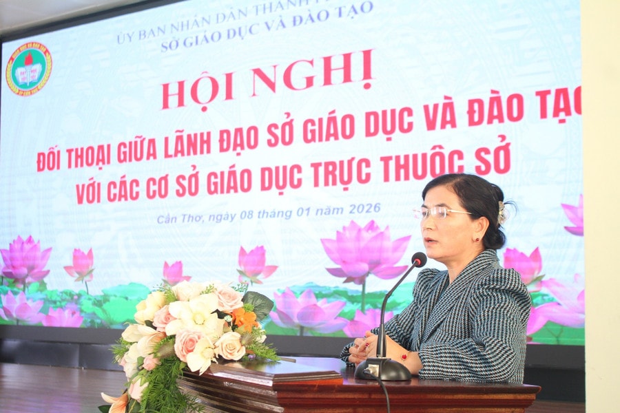 Bà Trần Thị Huyền, Quyền Giám đốc Sở GD&ĐT TP Cần Thơ phát biểu tại Hội nghị.