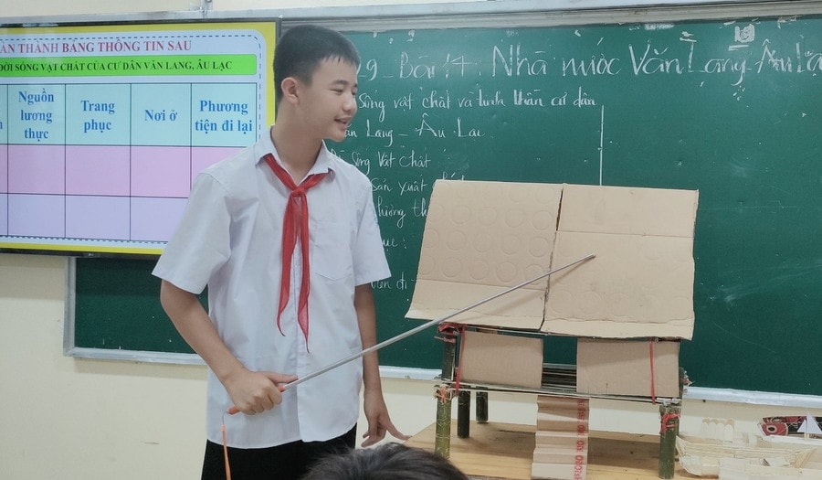 Học sinh Trường THCS Văn Yên (Thái Nguyên) trong giờ học Lịch sử.