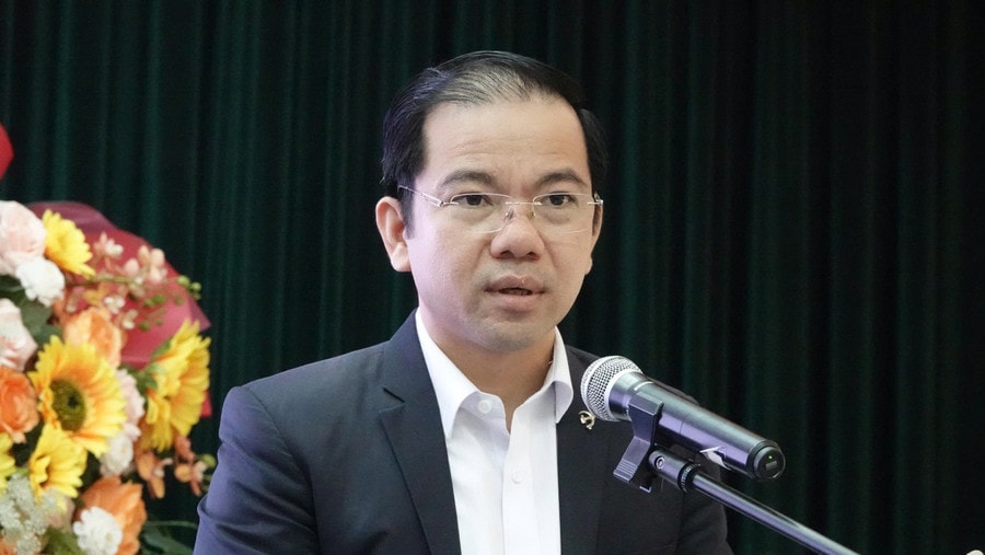 PGS.TS Vũ Tuấn Hưng, Viện trưởng Viện Khoa học xã hội vùng Nam Bộ phát biểu tại hội thảo. Ảnh: Phúc Uyên.