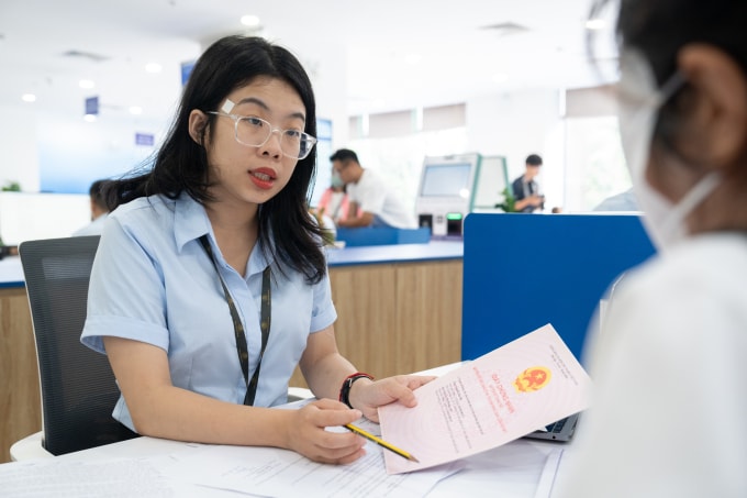 Trung tâm phục vụ hành chính công Hà Nội. Ảnh: Tùng Đinh