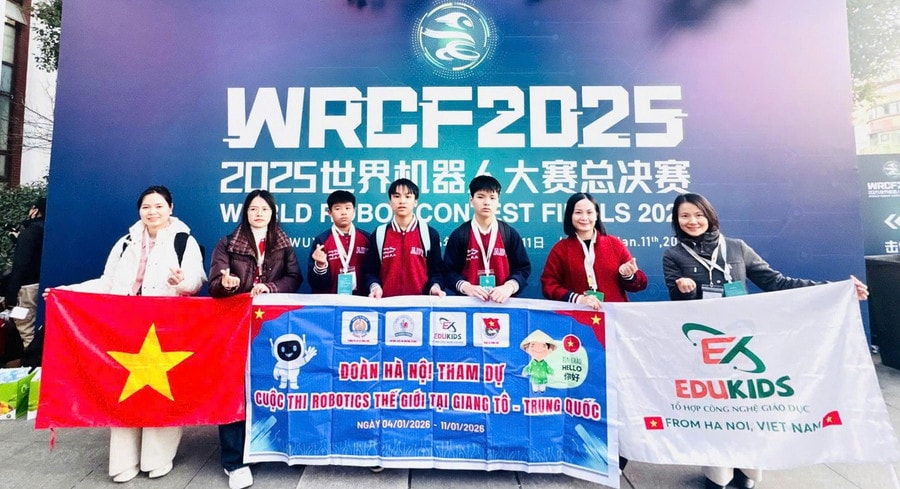 3 học sinh Trường THCS An Dương Vương (Đông Anh, TP. Hà Nội) xuất sắc giành Cúp chiến thắng và 2 Huy chương Vàng danh giá tại vòng chung kết Cuộc thi Robotics thế giới.