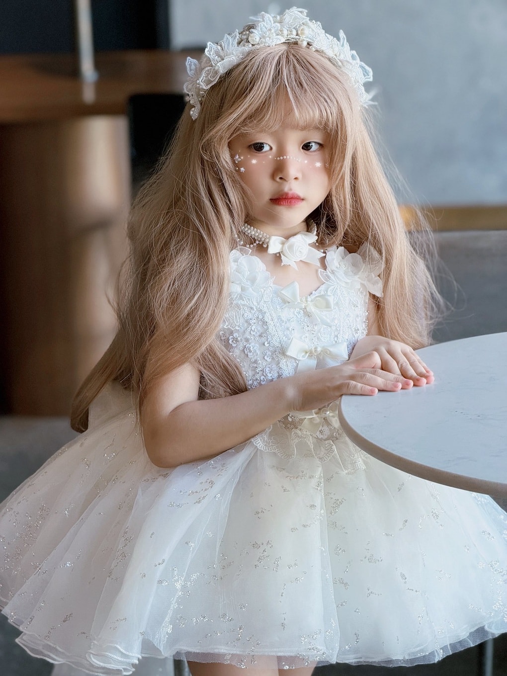 Thấy mình học kém, bé gái xin lỗi 16 phút khiến hai mẹ con cùng bật khóc - 2