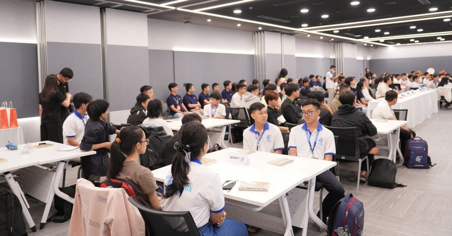 Sinh viên Trường Đại học Công nghệ Thông tin (Đại học Quốc gia TPHCM) trong giờ học phát triển kỹ năng lập trình Game ứng dụng trong thực tế. Ảnh: UIT