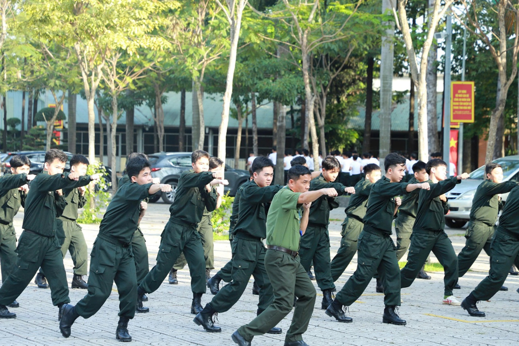 Trường ĐH An ninh Nhân dân huấn luyện bảo vệ Đại hội lần thứ XIV của Đảng - 1