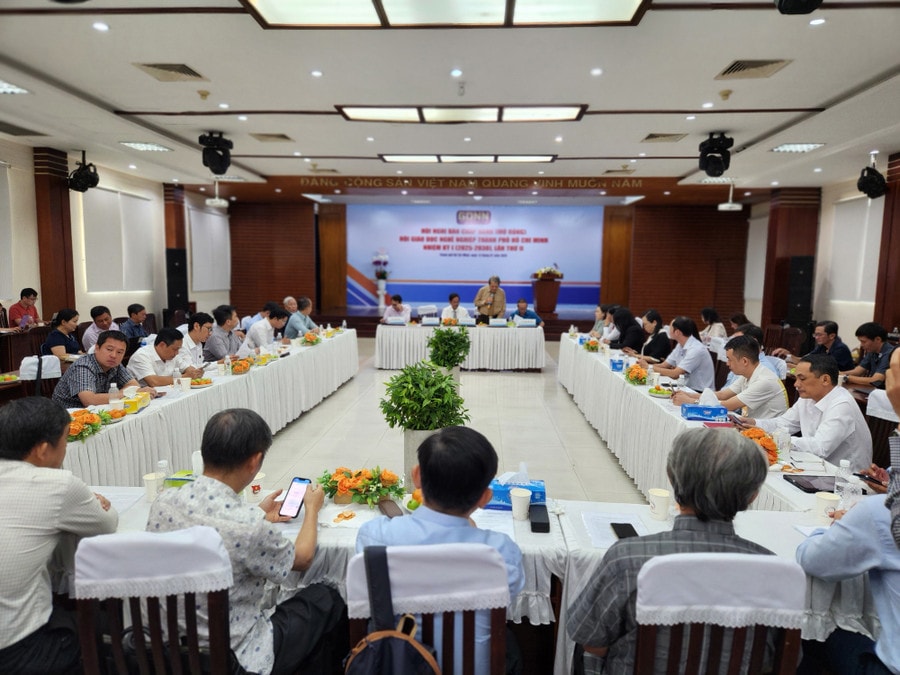 Toàn cảnh hội nghị. 1000160603.jpg