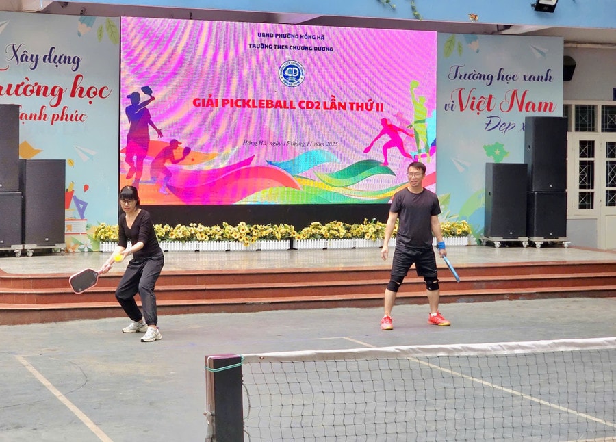 Thầy cô giáo cùng tham gia bộ môn Pickleball. cd-5.jpg